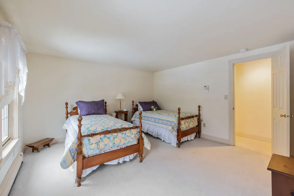 2 Autumn Circle Kennebunk ME 04043