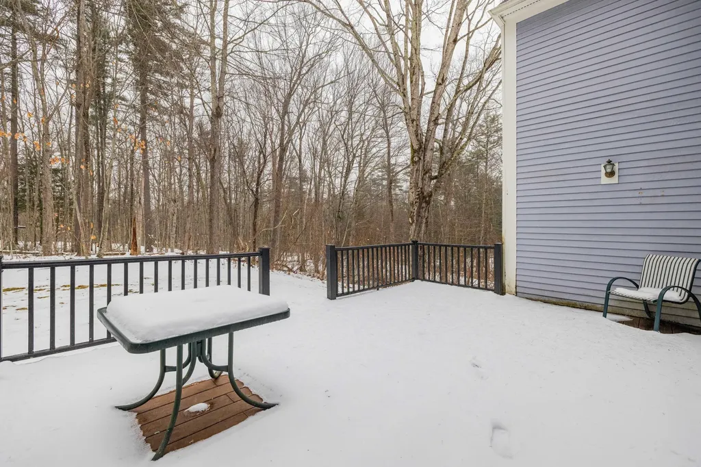 2 Autumn Circle Kennebunk ME 04043