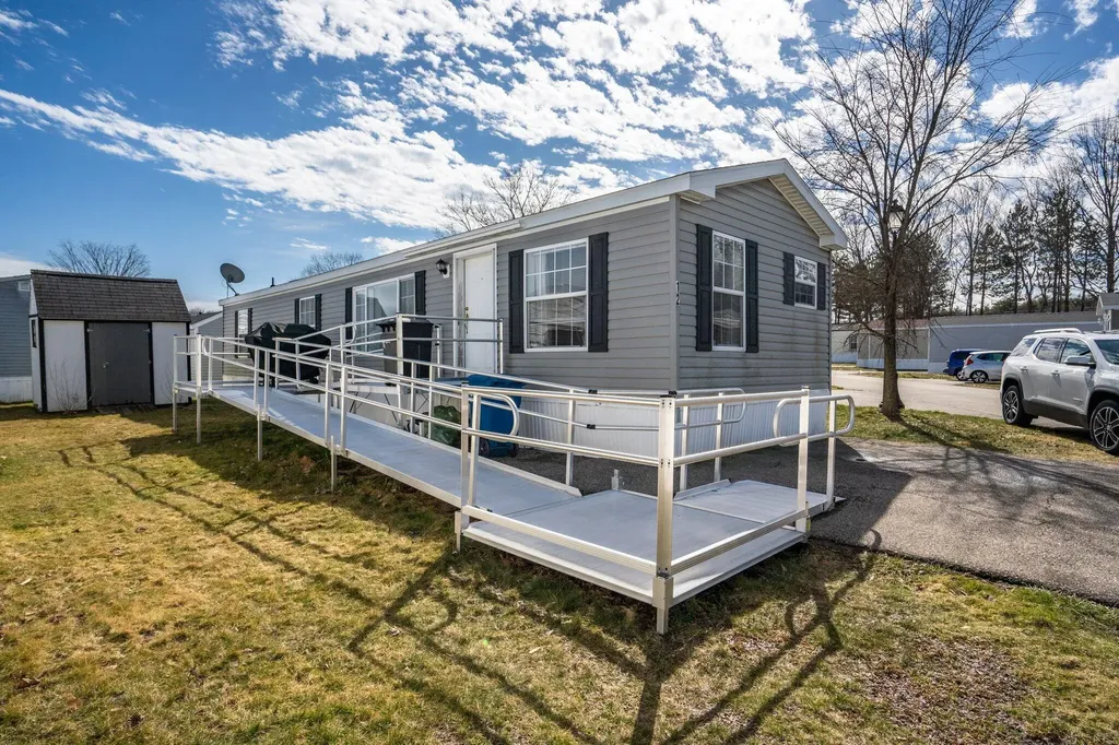 12 Blackberry Place Kittery ME 03904