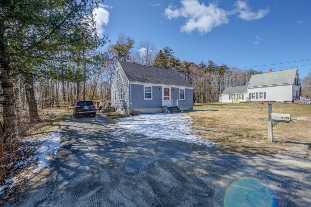 438 River Road Windham ME 04062
