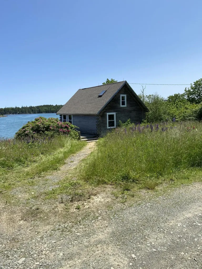 23 Coopers Lane North Haven ME 04853