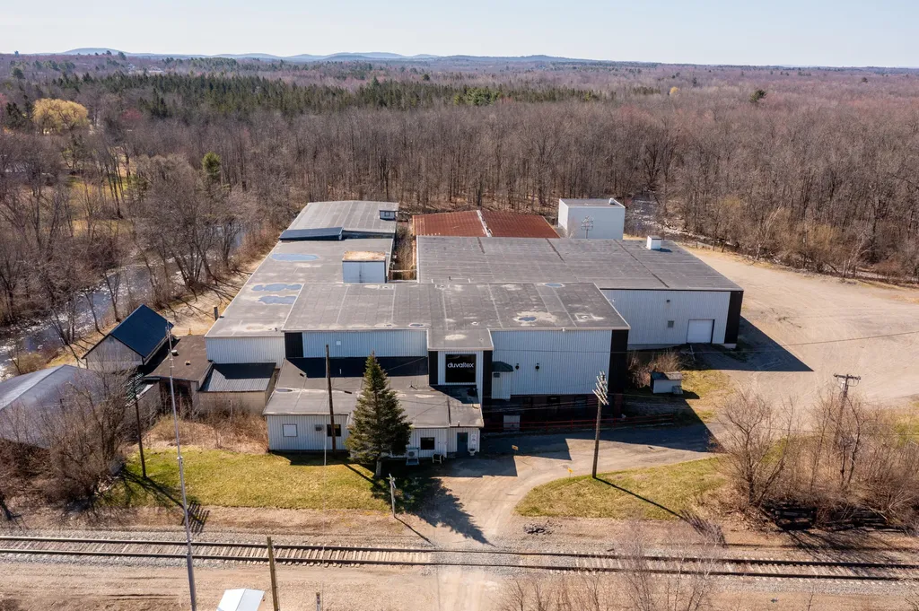 32 Mill Street Newport ME 04953
