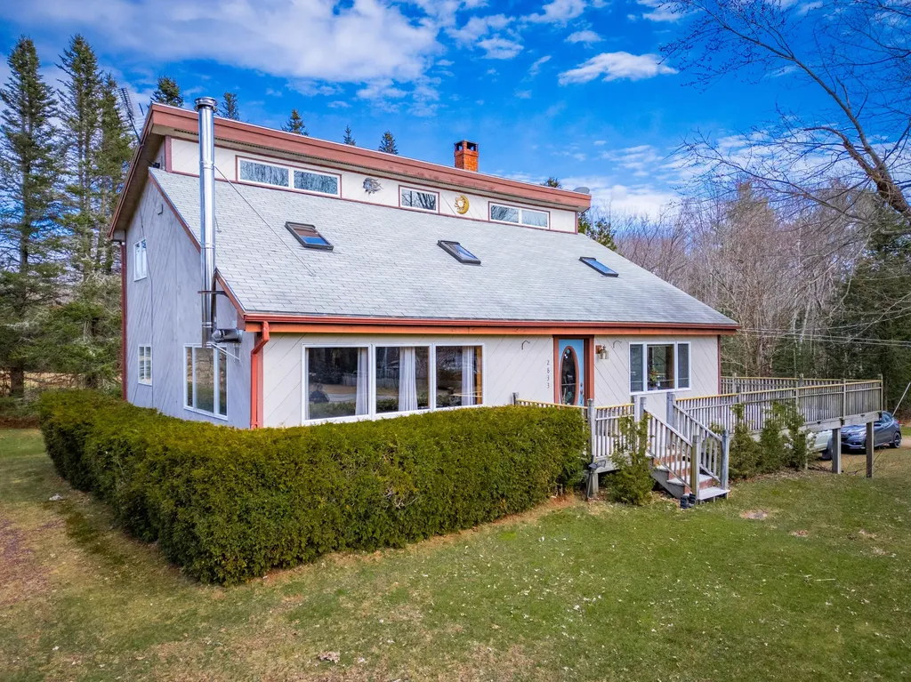 2833 North Union Road Union ME 04862