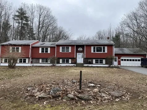 14 Blueberry Lane Topsham ME 04086