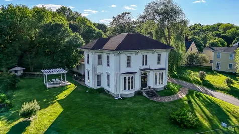 23 River Avenue Gardiner ME 04345