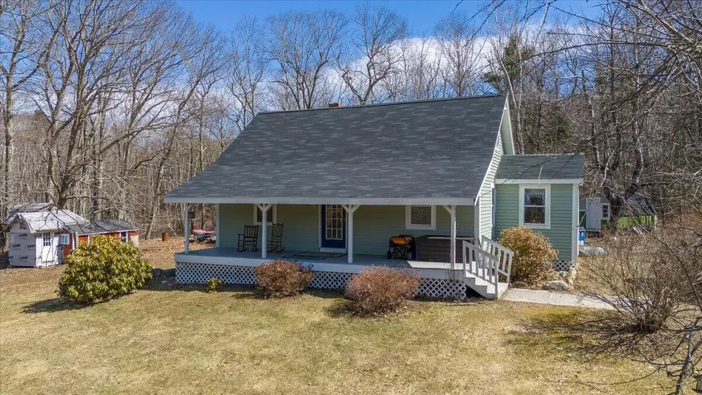 612 Lincolnville Avenue Searsmont ME 04973