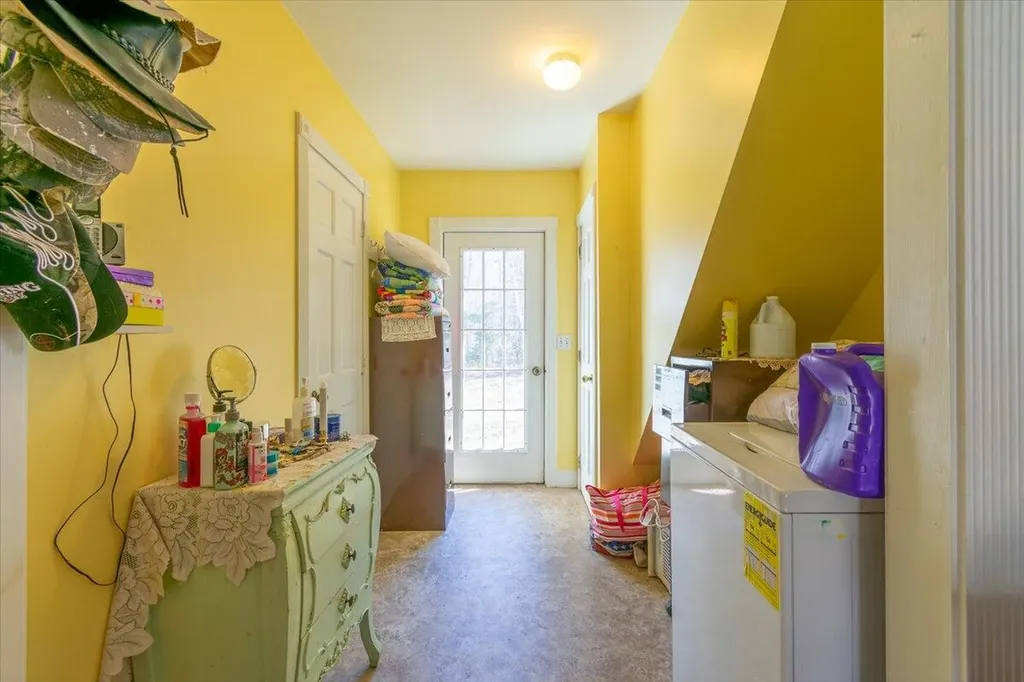612 Lincolnville Avenue Searsmont ME 04973