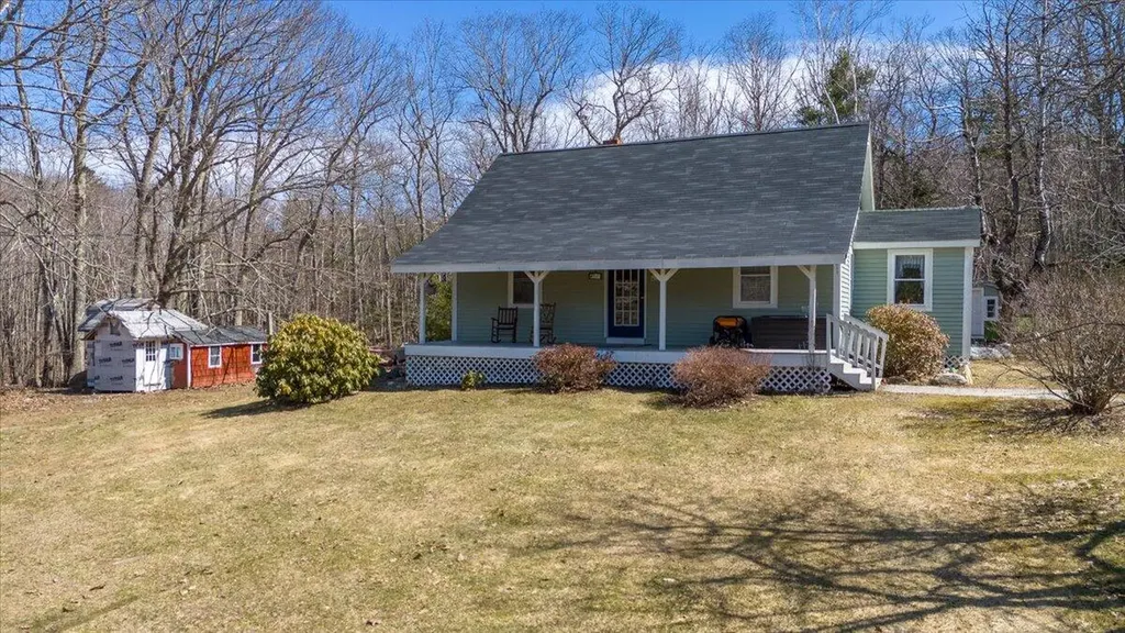 612 Lincolnville Avenue Searsmont ME 04973
