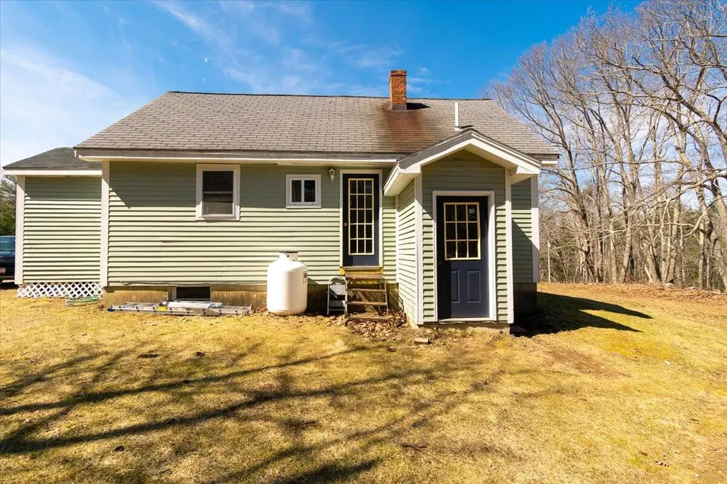 612 Lincolnville Avenue Searsmont ME 04973