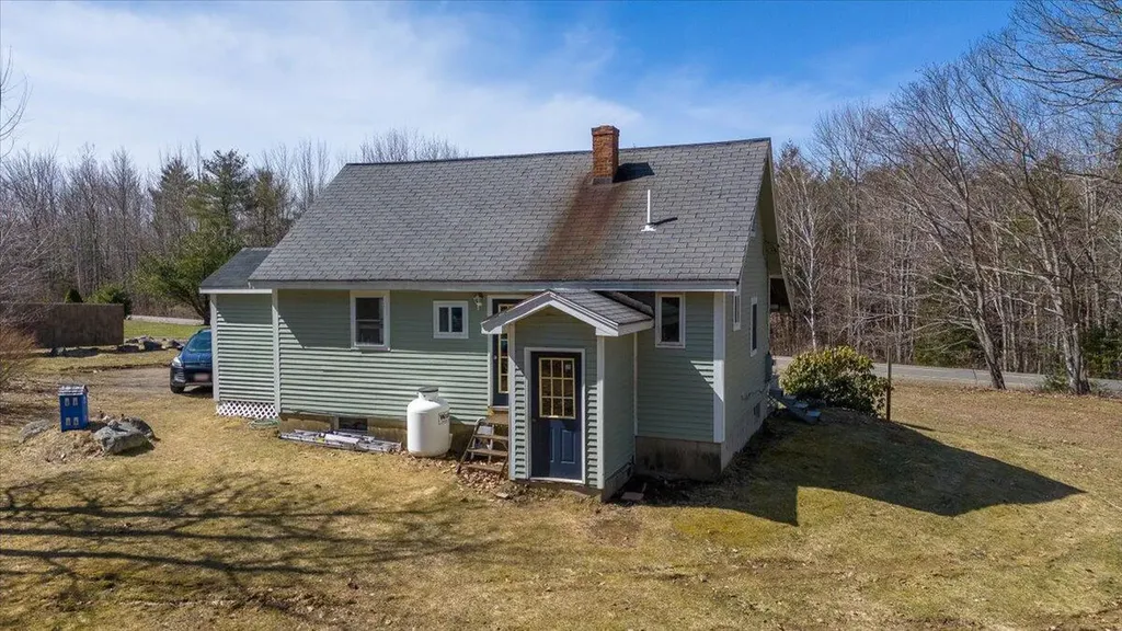 612 Lincolnville Avenue Searsmont ME 04973