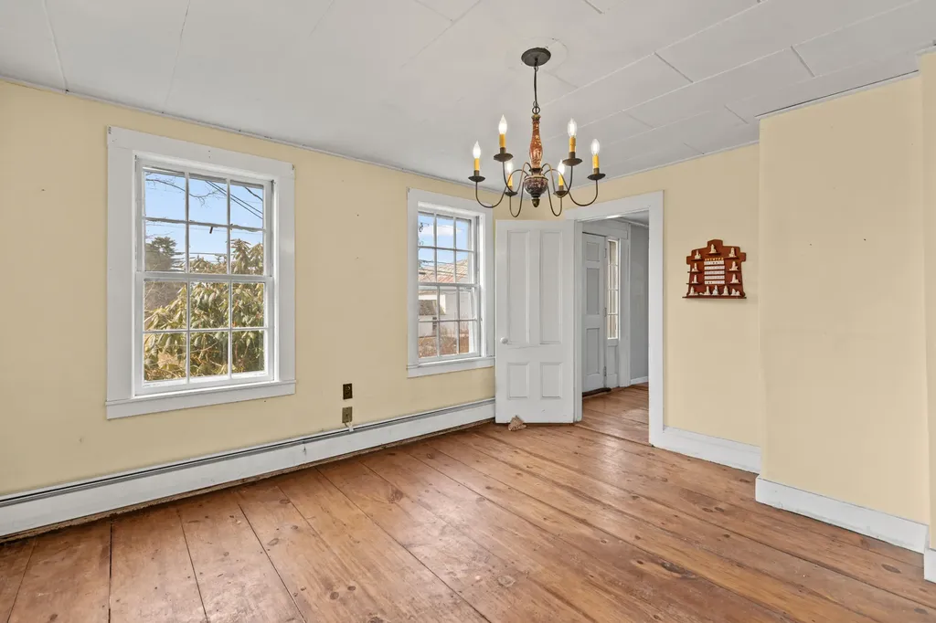 706 River Road Buxton ME 04093