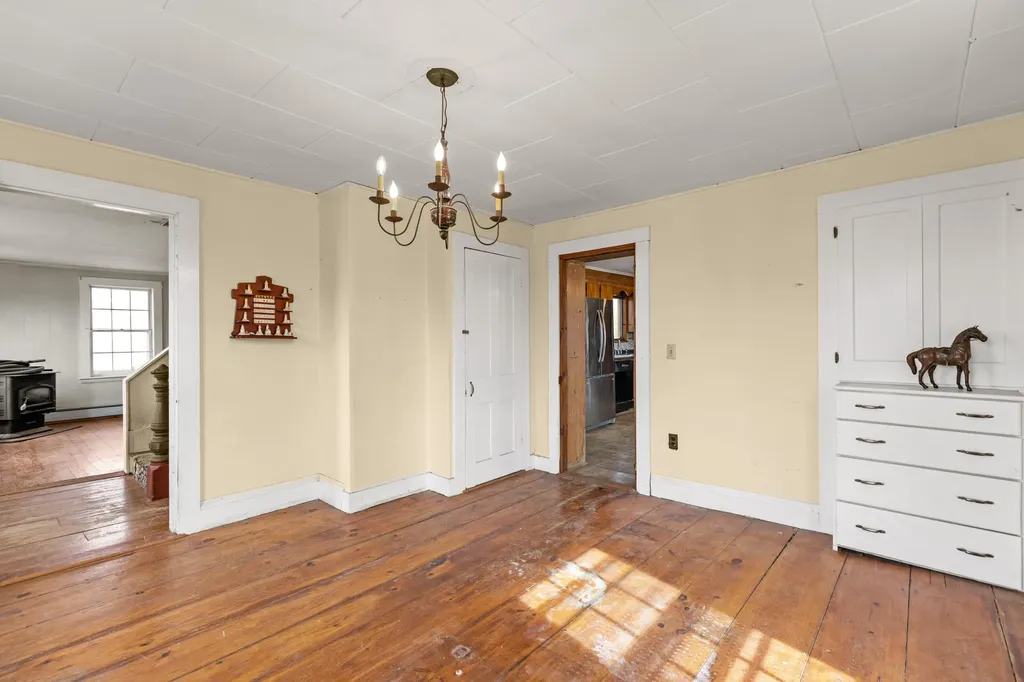 706 River Road Buxton ME 04093