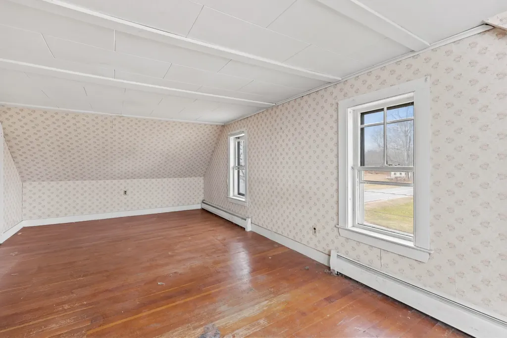 706 River Road Buxton ME 04093