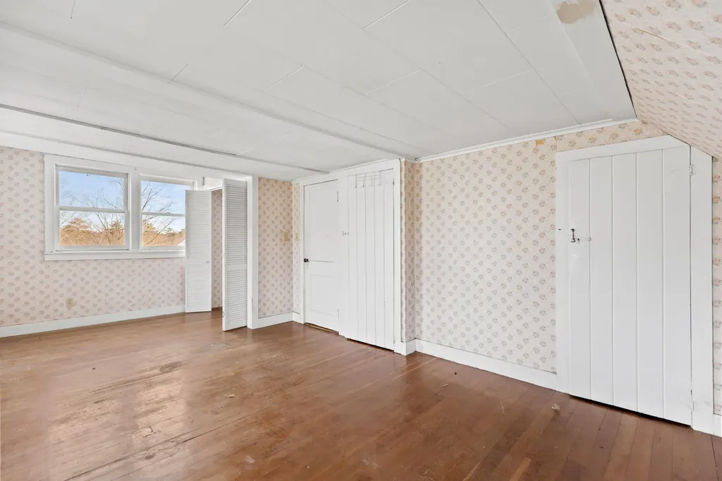 706 River Road Buxton ME 04093