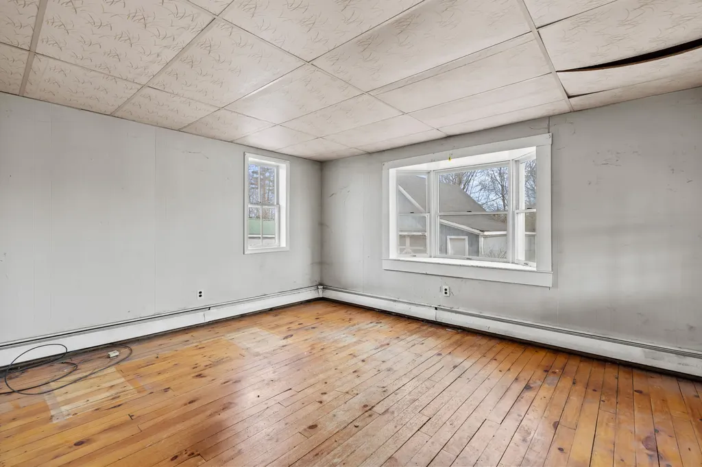 706 River Road Buxton ME 04093
