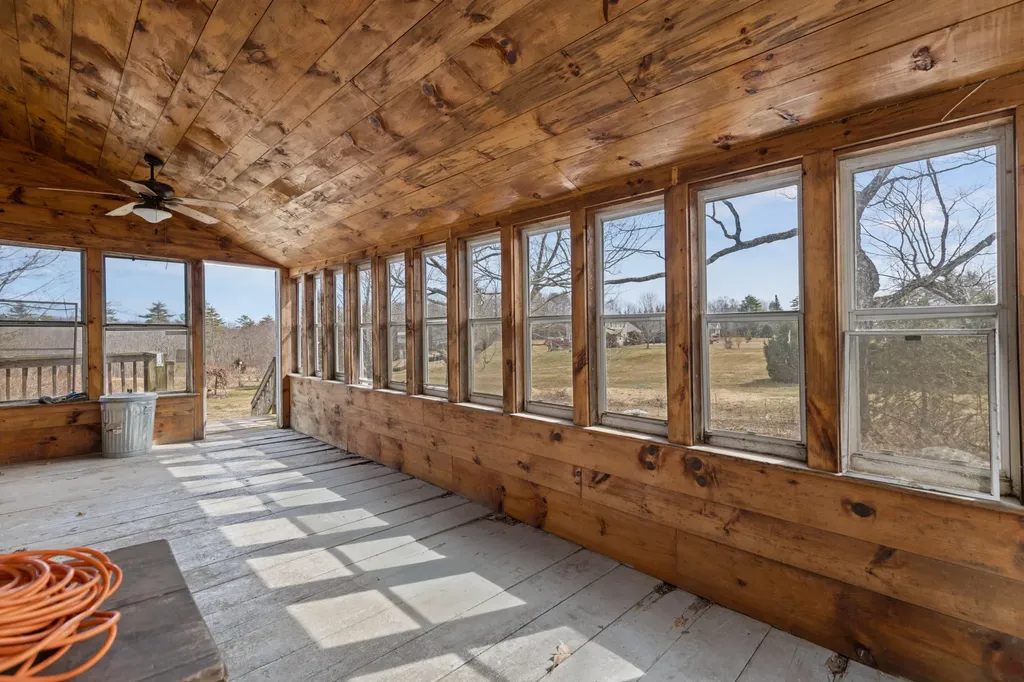 706 River Road Buxton ME 04093