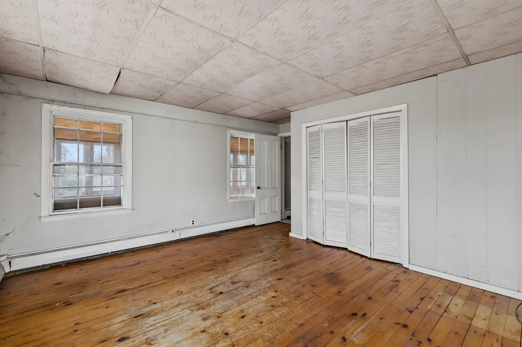 706 River Road Buxton ME 04093