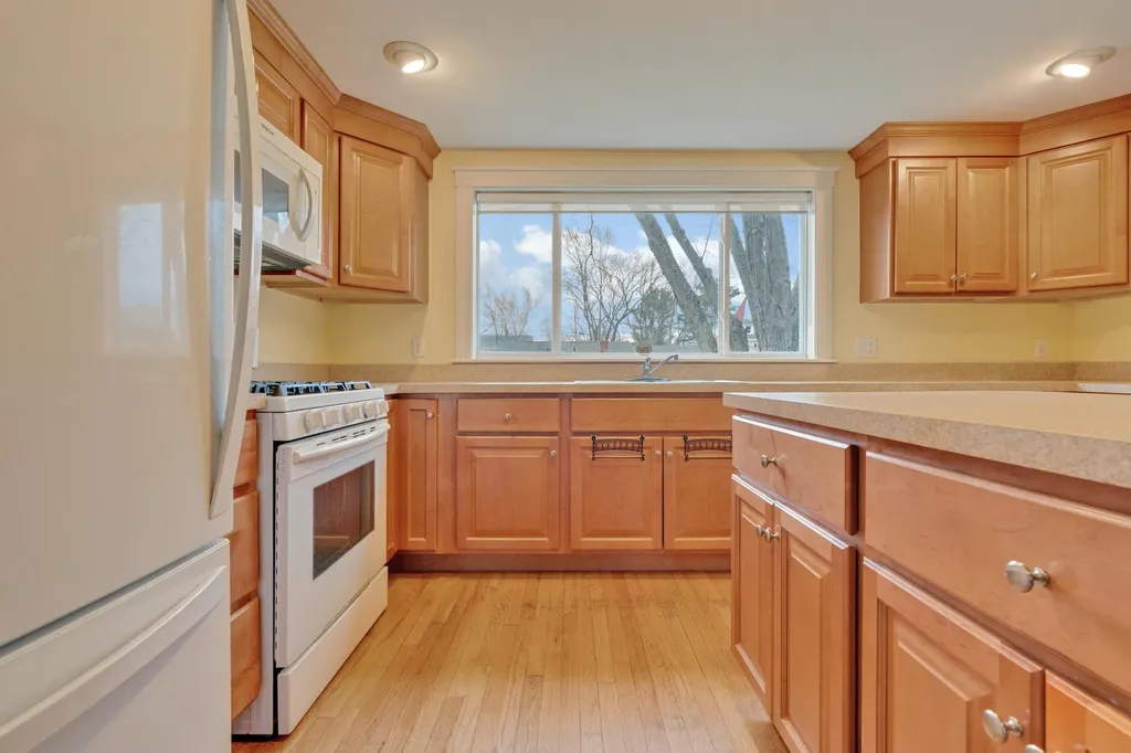 14 Chapman Street Portland ME 04103