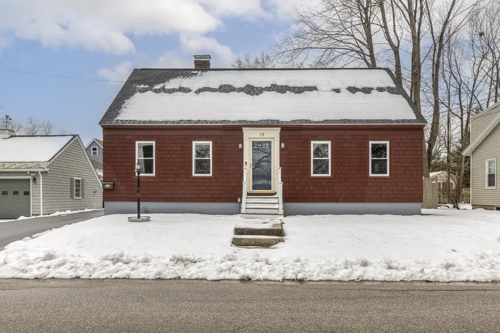 19 Weymouth Street Saco ME 04072
