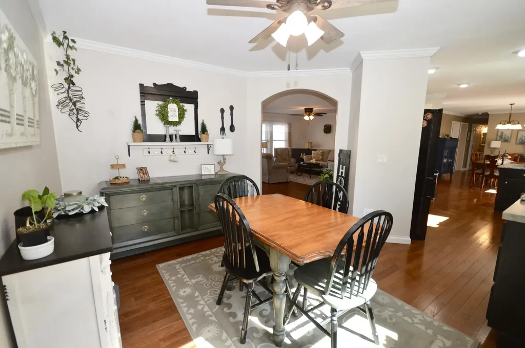 899 Main Road Eddington ME 04428