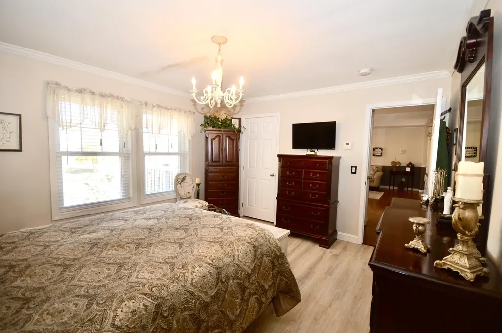 899 Main Road Eddington ME 04428