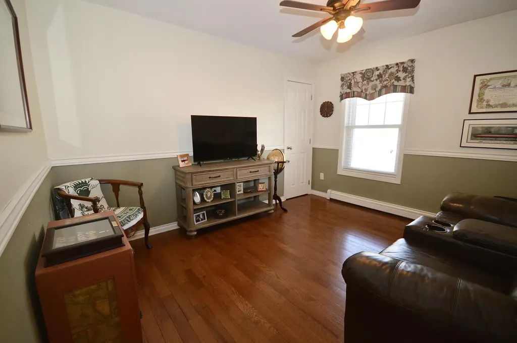 899 Main Road Eddington ME 04428