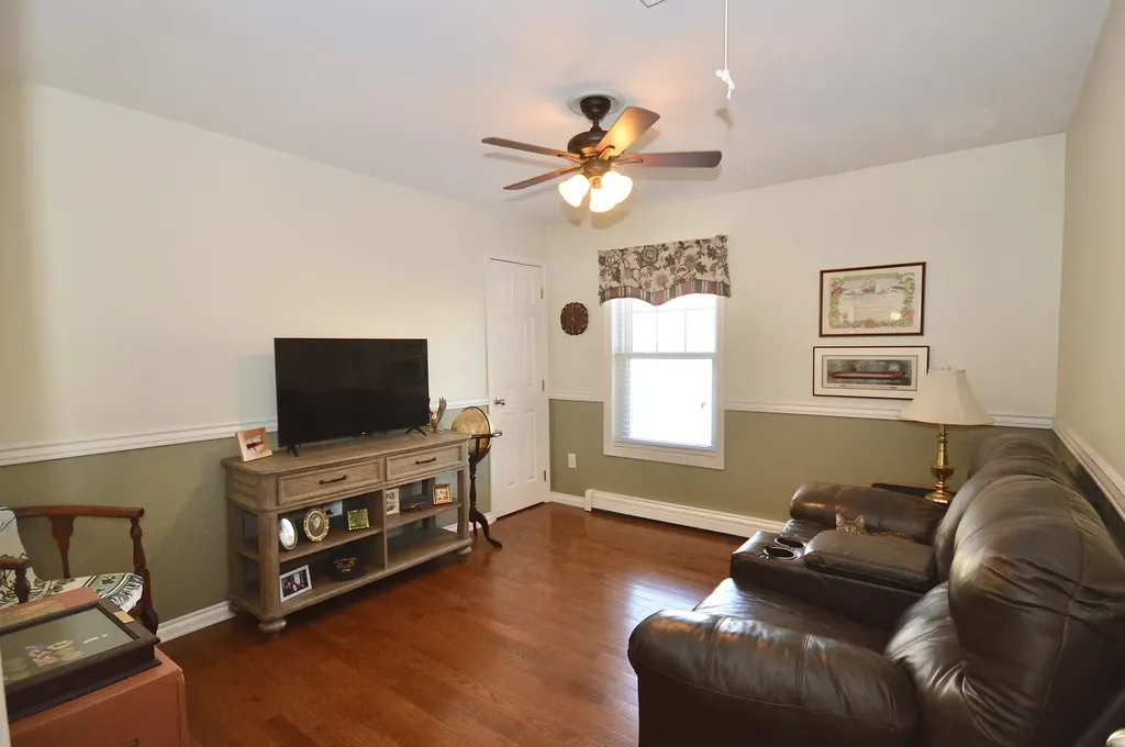 899 Main Road Eddington ME 04428