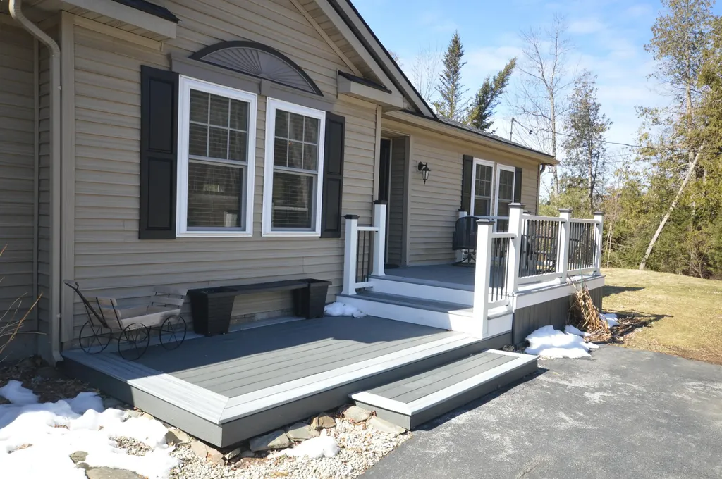 899 Main Road Eddington ME 04428