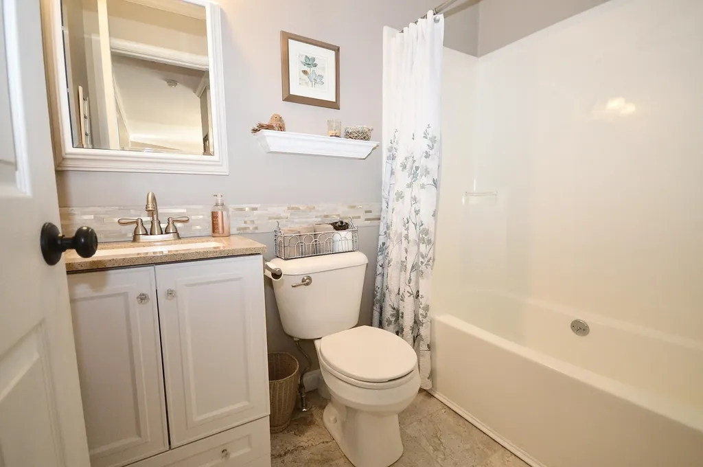 899 Main Road Eddington ME 04428