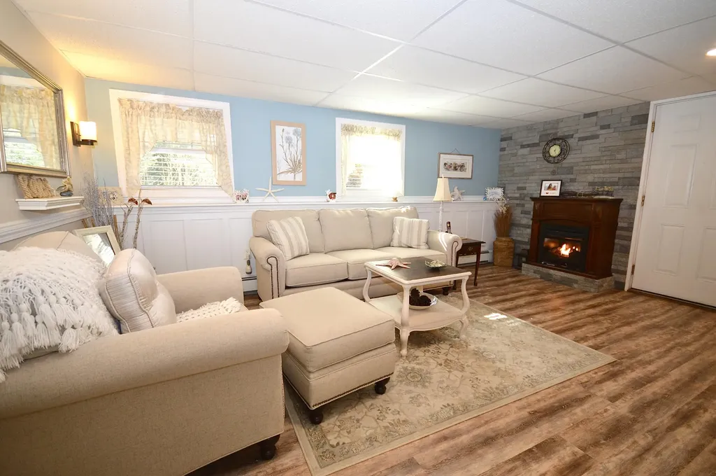 899 Main Road Eddington ME 04428