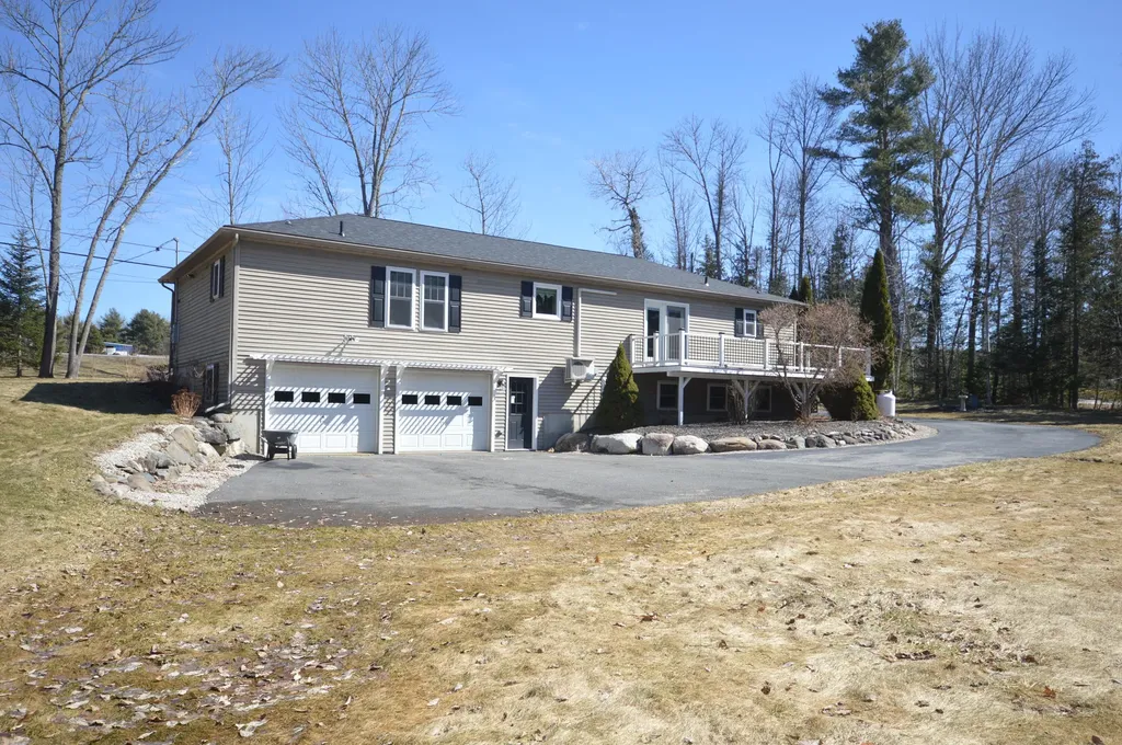 899 Main Road Eddington ME 04428