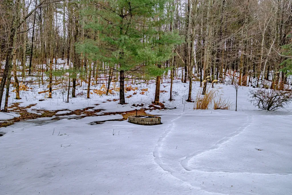 427 E Hardscrabble Road Auburn ME 04210