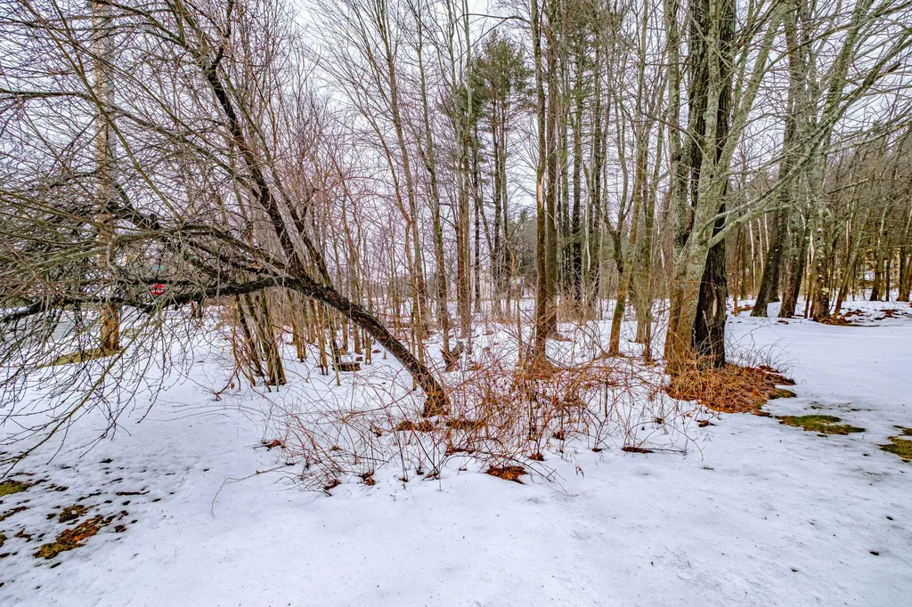 427 E Hardscrabble Road Auburn ME 04210