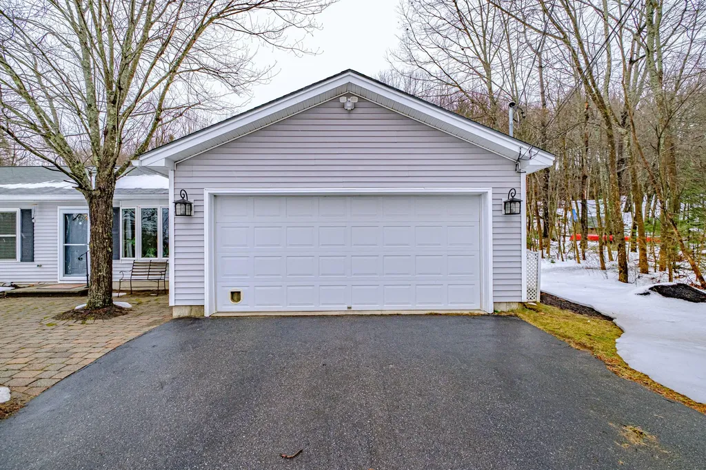 427 E Hardscrabble Road Auburn ME 04210