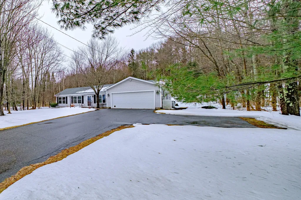 427 E Hardscrabble Road Auburn ME 04210
