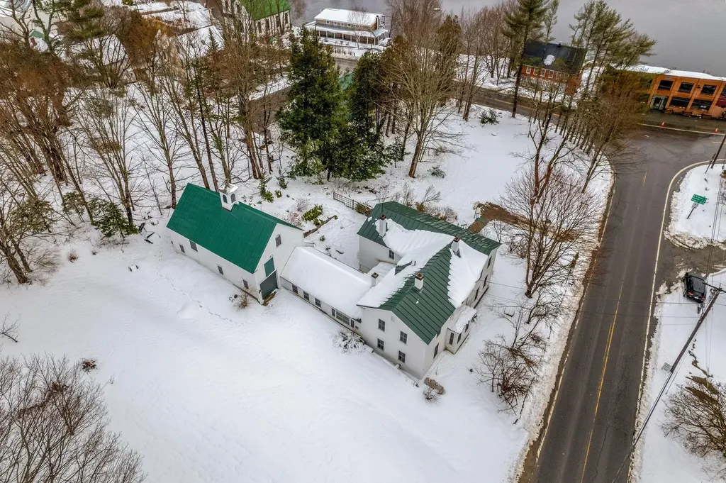 350 Pond Road Mount Vernon ME 04352