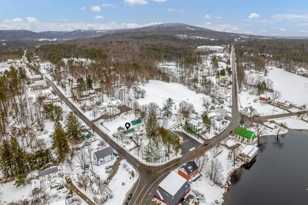 350 Pond Road Mount Vernon ME 04352