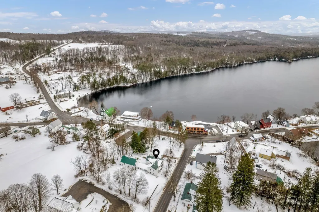 350 Pond Road Mount Vernon ME 04352