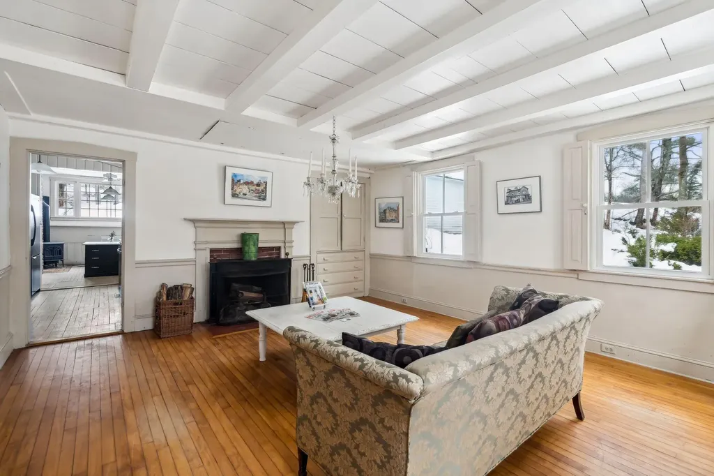 350 Pond Road Mount Vernon ME 04352
