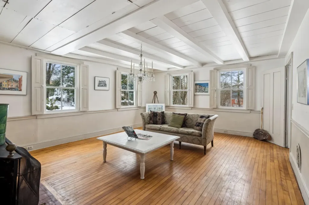 350 Pond Road Mount Vernon ME 04352