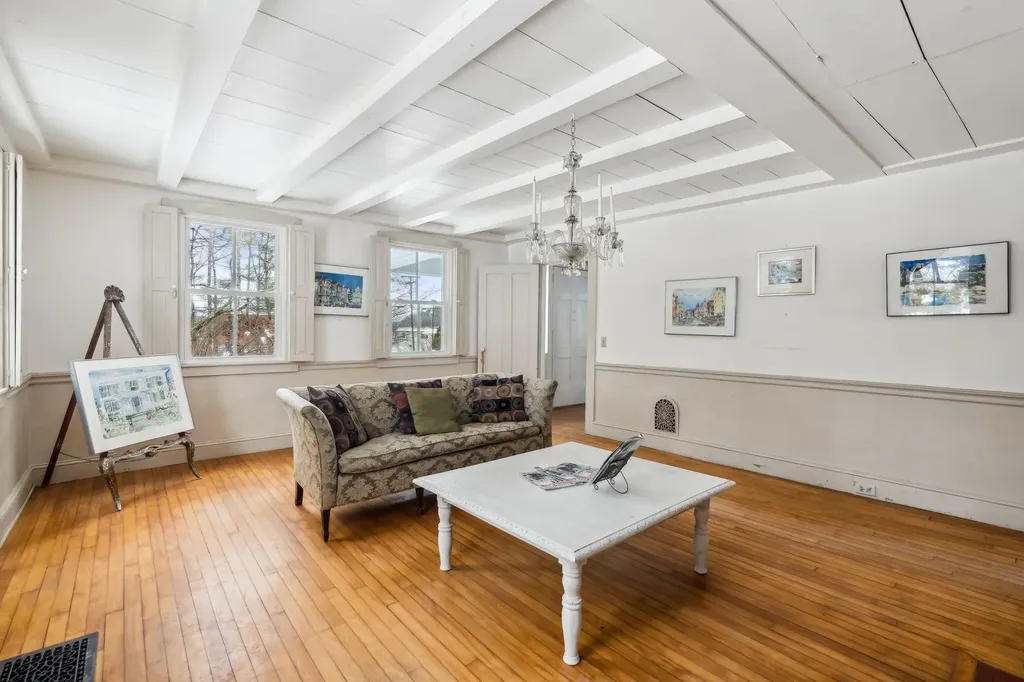 350 Pond Road Mount Vernon ME 04352