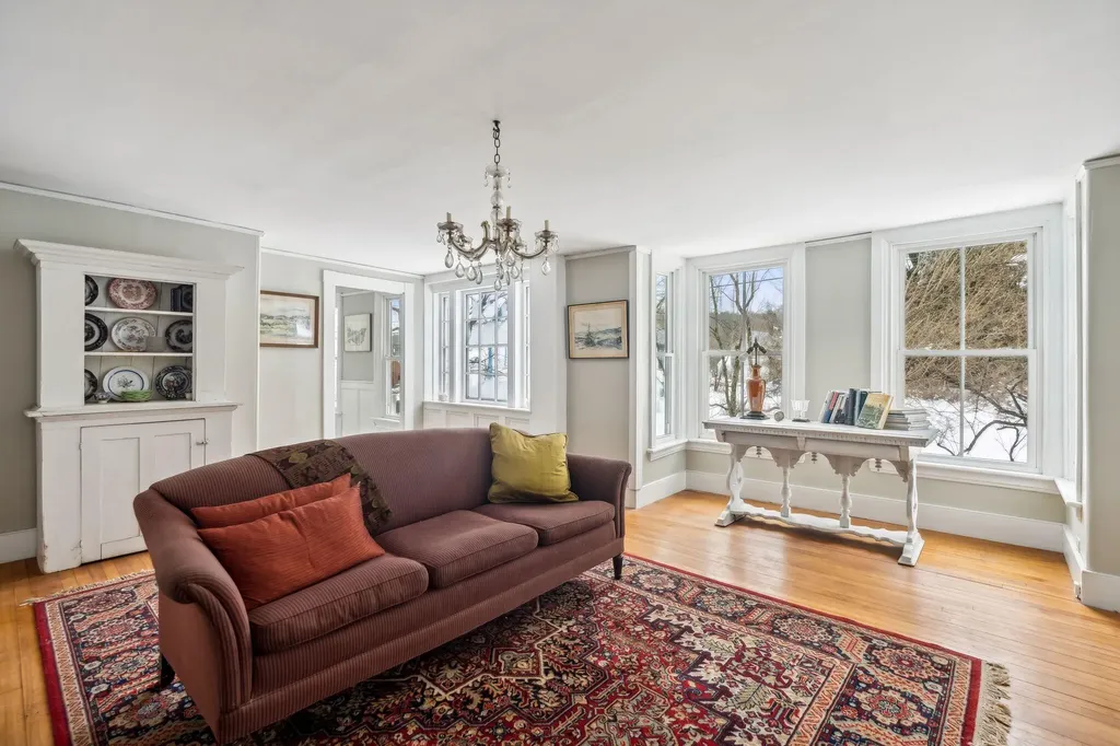 350 Pond Road Mount Vernon ME 04352