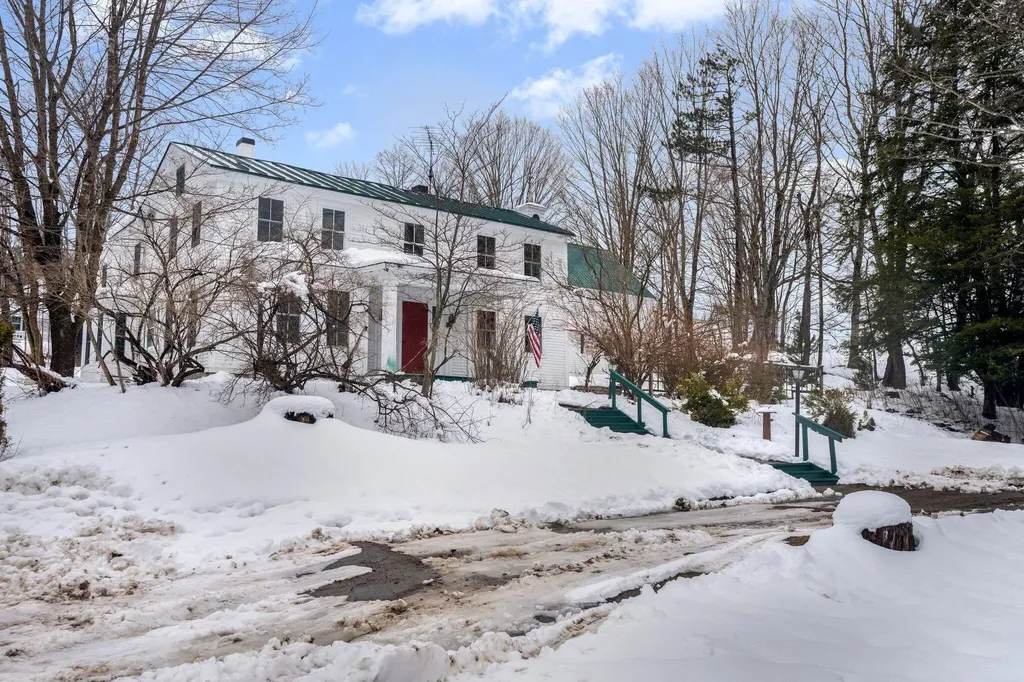 350 Pond Road Mount Vernon ME 04352