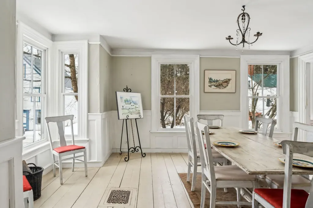 350 Pond Road Mount Vernon ME 04352