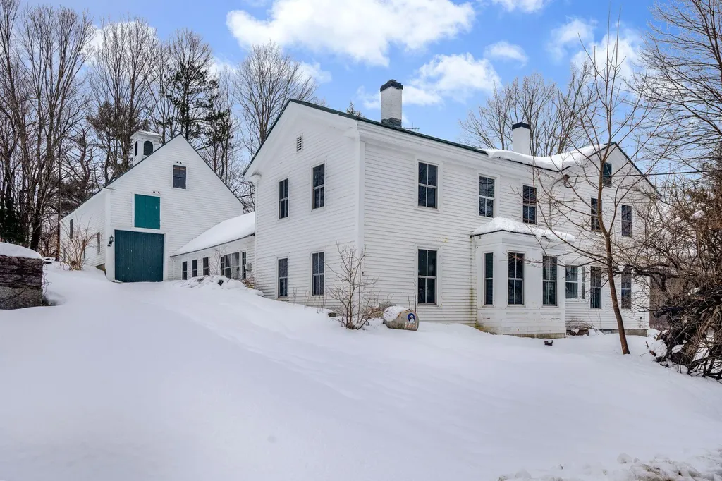 350 Pond Road Mount Vernon ME 04352