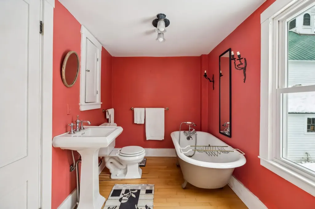 350 Pond Road Mount Vernon ME 04352