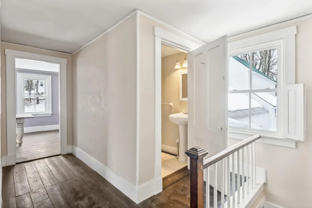350 Pond Road Mount Vernon ME 04352