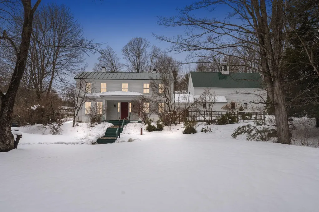 350 Pond Road Mount Vernon ME 04352