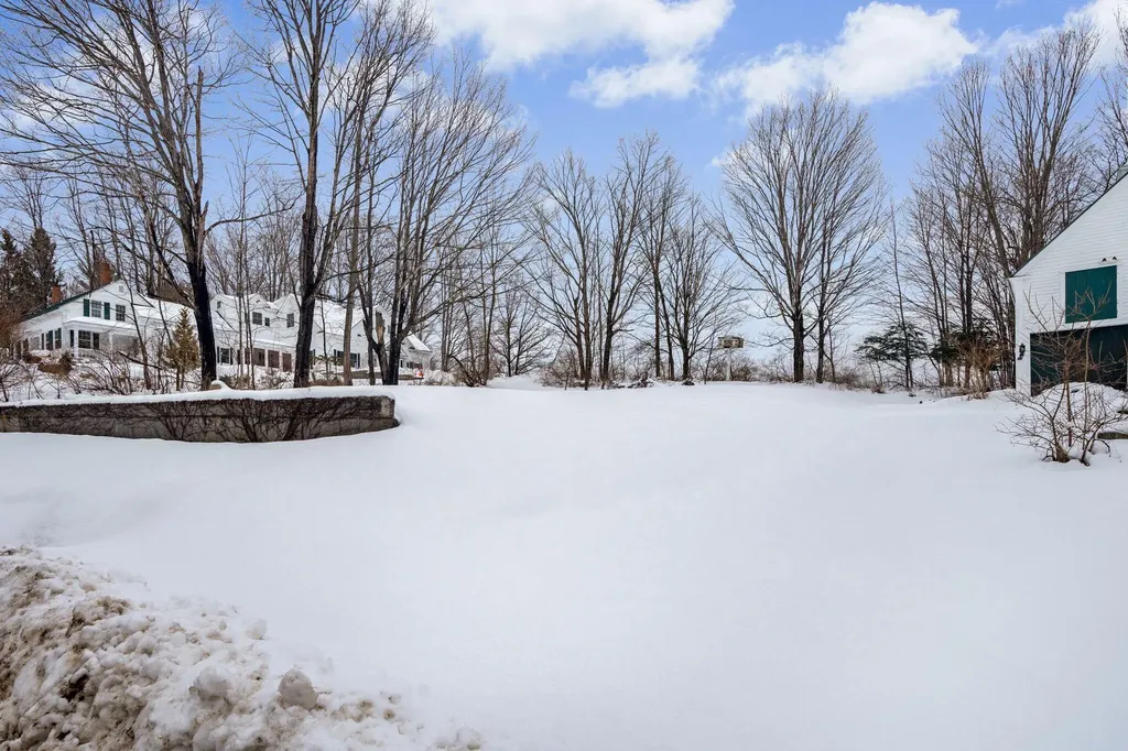 350 Pond Road Mount Vernon ME 04352