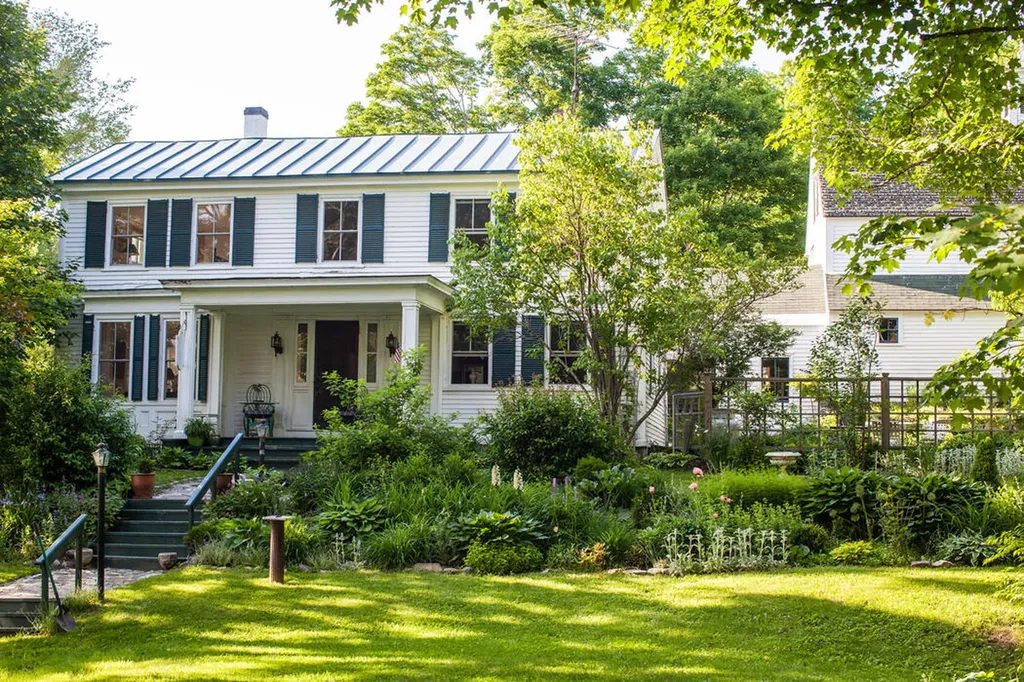 350 Pond Road Mount Vernon ME 04352